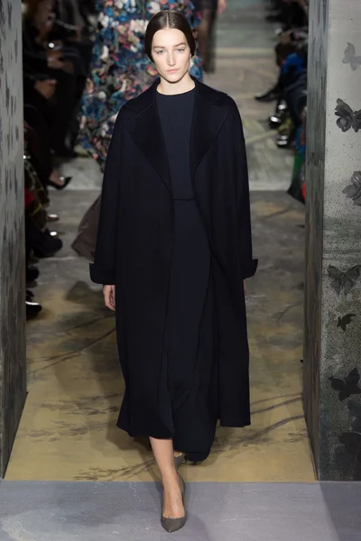 Look 11